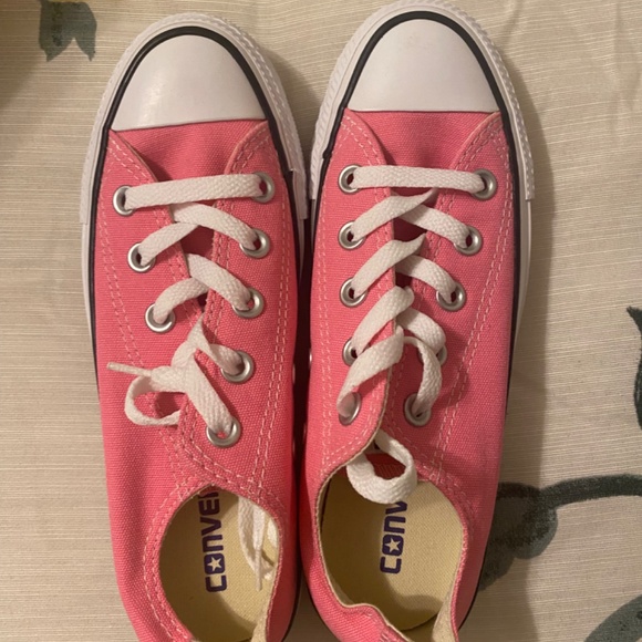 Pink Converse - Picture 3 of 5